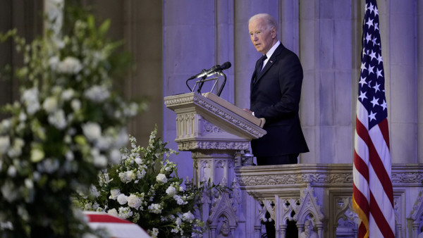 Hält eine Trauerrede für Jimmy Carter: US-Präsident Joe Biden am 9. Januar 2025 in der National Cathedral in Washington