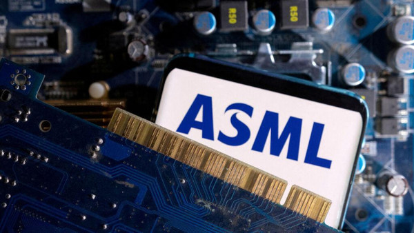 Während man sich bei ASML über die Entwicklung von KI-Trends freut, sind drohende Sanktionen aus den USA ein Grund zur Sorgen. 