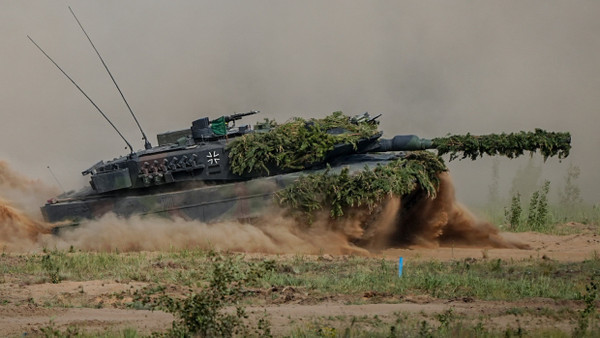 Ein Leopard-2-Panzer der Bundewehr im Mai auf einer NATO-Übung in Litauen