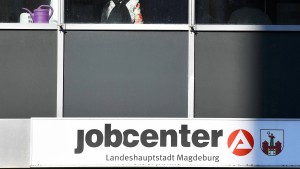 Jobcenter muss private Haftpflicht bezahlen