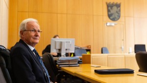 Früherer Eschborner Bürgermeister wieder vor Gericht