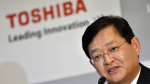 Rücktritt bei und Bieterwettbewerb um Toshiba