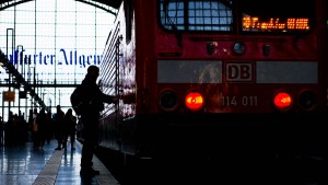 Behinderungen im Bahnverkehr auch am Montag