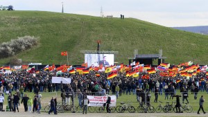 Geert Wilders und die Außerhäusigen