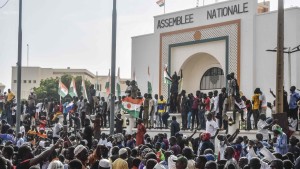 Droht Niger eine militärische Intervention?