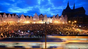 Holocaust-Gedenken und Demos gegen Rechtsextremismus