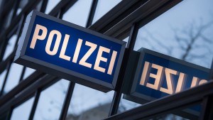 Polizeipräsidium Frankfurt will Beamte aus Dienst entlassen