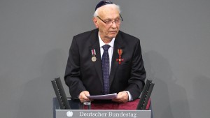 Holocaust-Überlebender mahnt im Bundestag