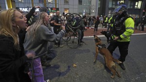 Warum das neue britische Polizeigesetz umstritten ist