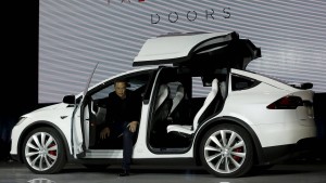 Verleiht das „Model X“ Tesla Flügel?