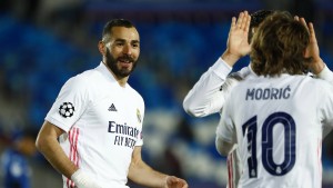 Real Madrid mit ein bisschen Mühe und Benzema