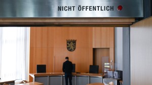 Junger Hacker zu neun Monaten Jugendstrafe auf Bewährung verurteilt