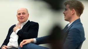 Wem gehört der Fußball, Uli Hoeneß?