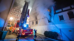 Acht Verletzte durch Brandsätze in Marbach