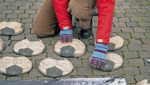 „Kein Fußball im Folterstaat“