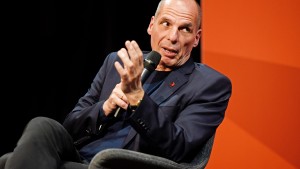 Yanis Varoufakis – 62 Jahre und kein bisschen sanfter