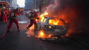 Ausschreitungen bei Paris nach tödlichem Polizeischuss auf Jugendlichen