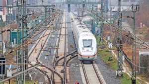 Jeder dritte Fernzug der Deutschen Bahn war letztes Jahr verspätet