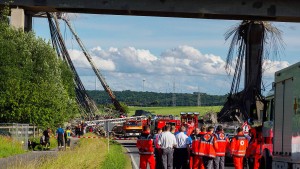 Nach dem Brückeneinsturz laufen die Ermittlungen