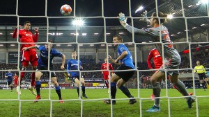 Sieg in der Nachspielzeit – der HSV setzt Mini-Serie fort