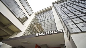 Sollen wir alle so sein, wie das Bauhaus mal war?