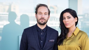 Weil Menschen in Geschichten denken: Friedemann Karig und Samira El Ouassil über ihr Buch „Erzählende Affen“