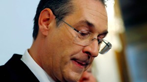 Strache stellt Anzeigen in Deutschland