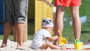 Mutter und Vater droht das Alleinsein