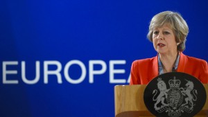 May offenbar zu „hartem Brexit“ bereit