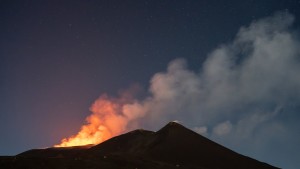  Flughafen Catania nach Ätna-Ausbruch geschlossen 