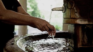 Sole im Becken als Wärmespeicher