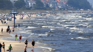 Usedom schickt 14 Urlauber aus Risiko-Gebiet zurück