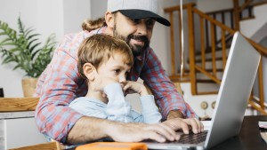 Homeoffice macht die Väter besser