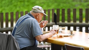 Landesweite Inzidenz erstmals seit Monaten wieder unter 100