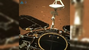 Chinas Zhurong-Rover macht erste Fahrt auf dem Mars