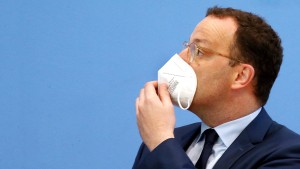 Milliarden versenkt mit Maskendeals? Spahn: „Wir hatten von allem zu viel“