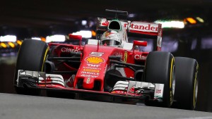 Vettel träumt weiter vom Titel in Rot