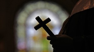 Auch Frau muss nach Sex in Kirche vor Gericht