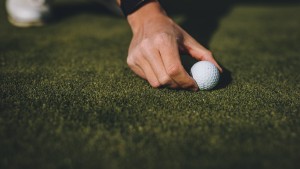 Hände weg vom Golfball