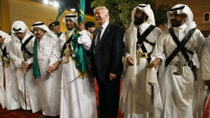 Demokraten fordern Offenlegung von Trumps Geschäften mit Saudis