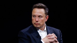 Elon Musks Netzwerk X verklagt Kritiker