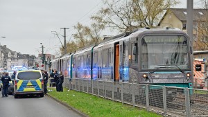 Fußgängerin stirbt nach Unfall mit U-Bahn