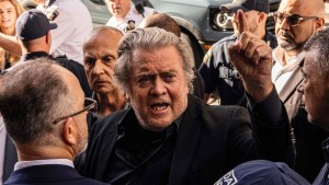 Staatsanwaltschaft fordert sechs Monate Gefängnis für Steve Bannon