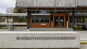 Karlsruhe weist weitere Verfahren gegen „Notbremse“ ab