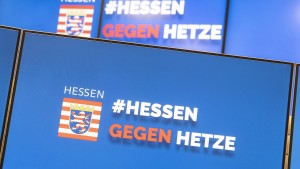 Durchsuchungen wegen Hasspostings