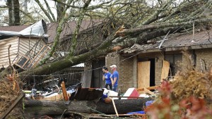 Tote und Verletzte nach weiteren Tornados