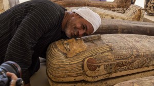 Hunderte antike Sarkophage in Ägypten gefunden