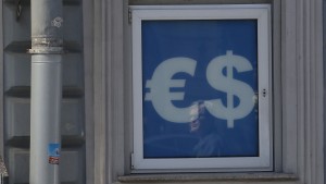 Schwacher Dollar treibt Euro-Kurs