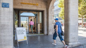 Commerzbank-Aufsichtsrat Roach lehnt Fusion ab