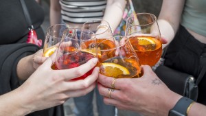 Wie gesundheitsschädlich ist Aperol Spritz?